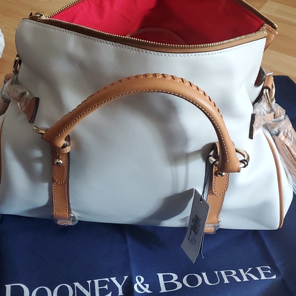 Dooney & BourkeSatchel